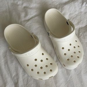 White Classic Clog Crocs Women’s Size 7